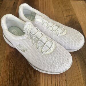 Skechers White Slip On Sneakers Womens 9 Sport Walking Comfort Read*